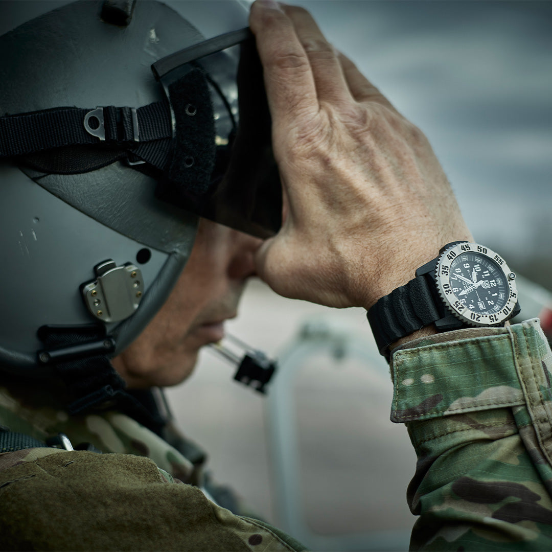 Luminox discount army watch